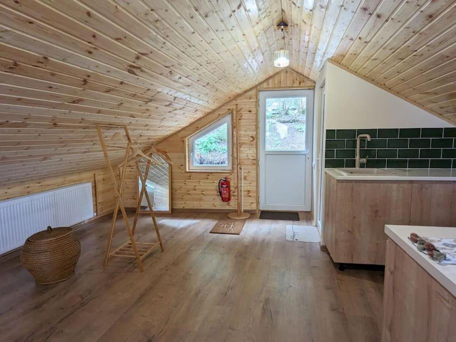 Unforgettable Attic With Balcony In Borjomi Apartment Exterior photo