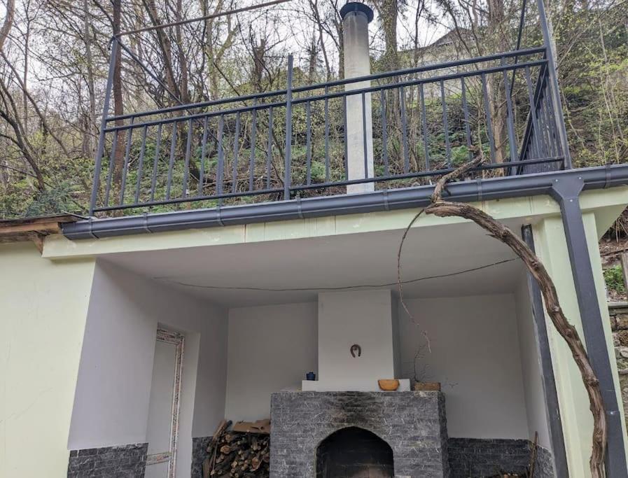 Unforgettable Attic With Balcony In Borjomi Apartment Exterior photo