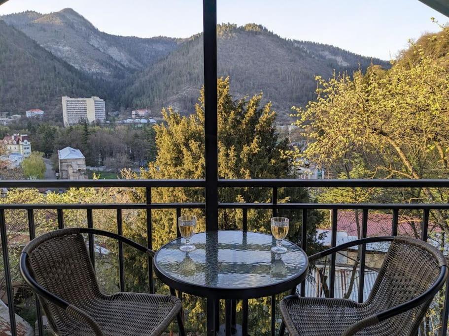 Unforgettable Attic With Balcony In Borjomi Apartment Exterior photo
